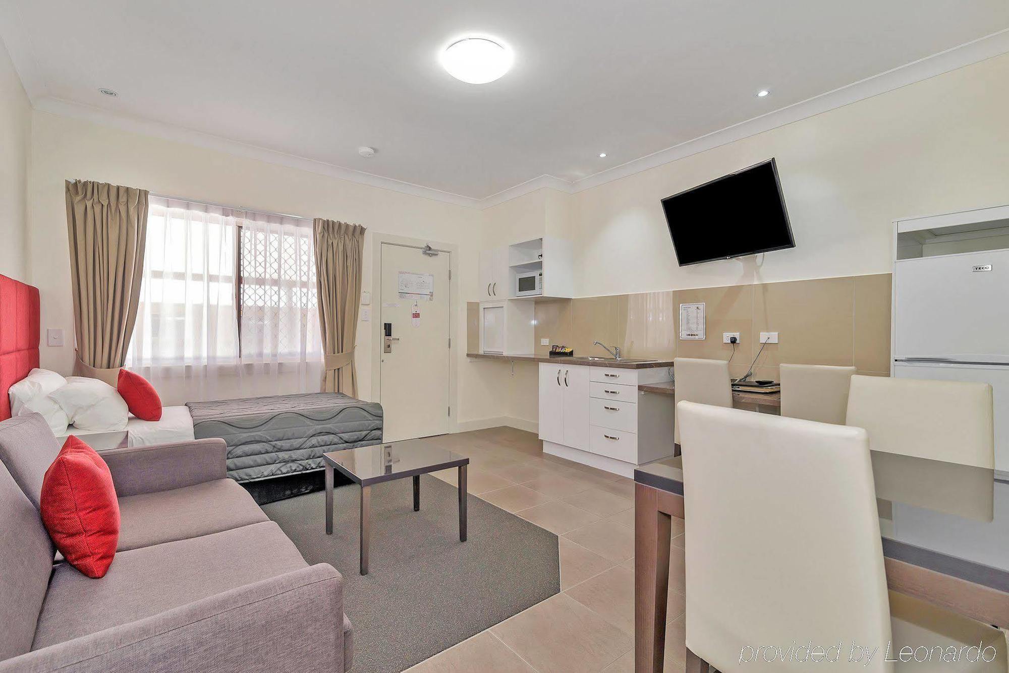 Swagsman Motel Miles Buitenkant foto