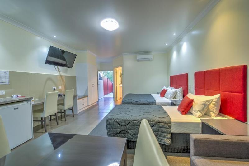 Swagsman Motel Miles Buitenkant foto